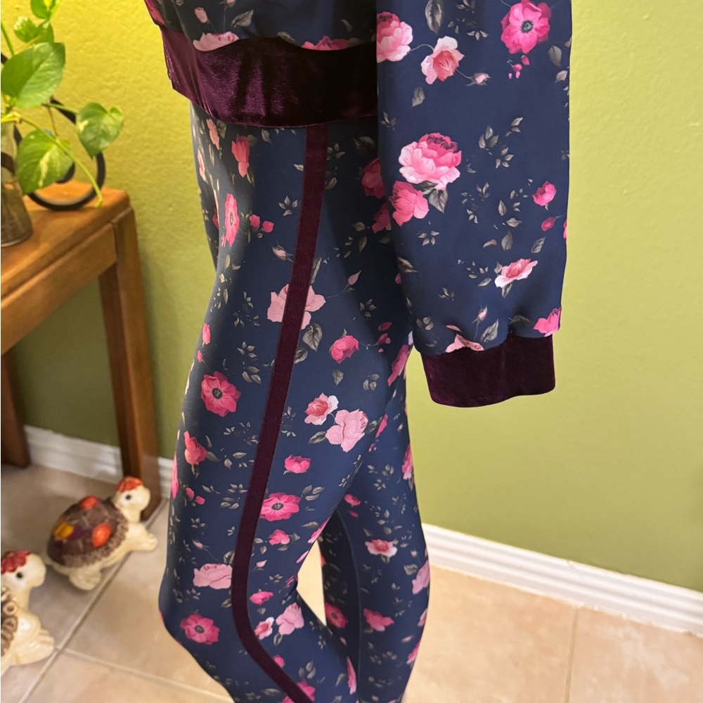 Ultracor Purple and Black Activewear Set - Picture 5 of 10